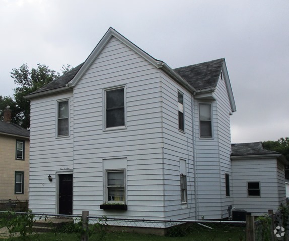 Building Photo - 409 Douglas St Rental