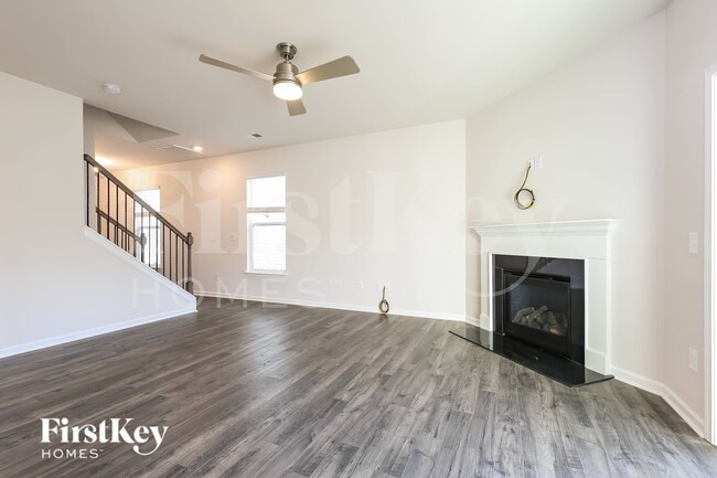 Photo - 705 Ridgemoor Trl