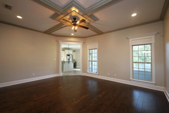 Photo - 4220 Bowen Way