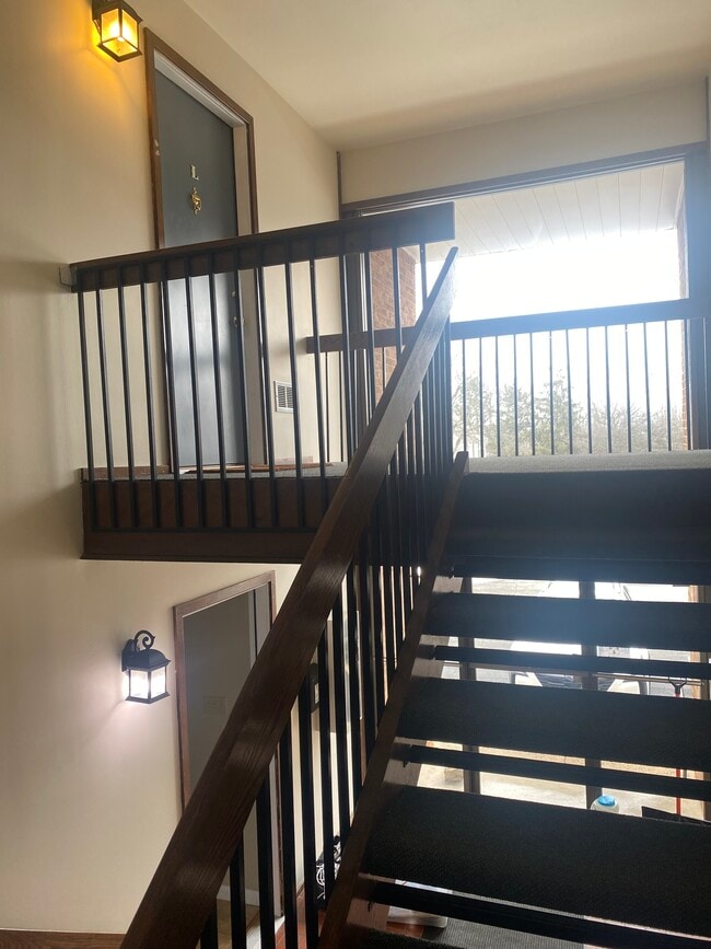 2do piso - 105 E Ticonderoga Dr Unidad L