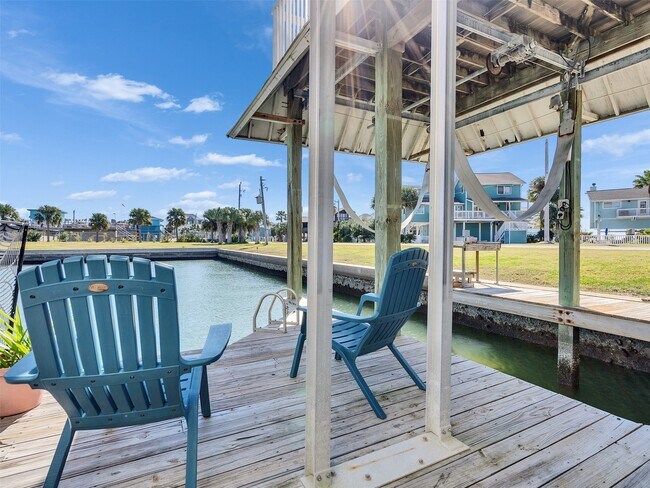 Photo - 16627 Bayfront Dr
