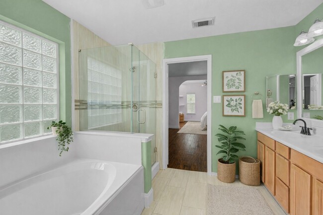 Photo - 1403 Lochstone Dr