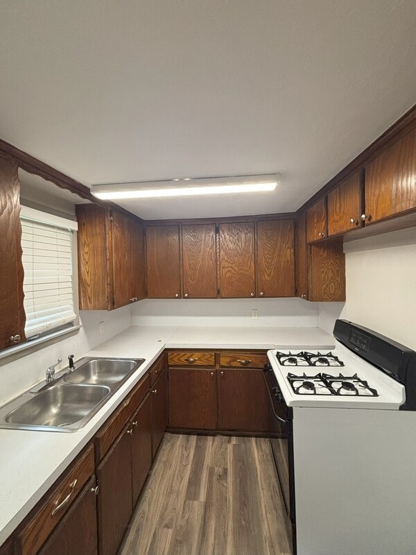 Photo - 312 W Oakland St