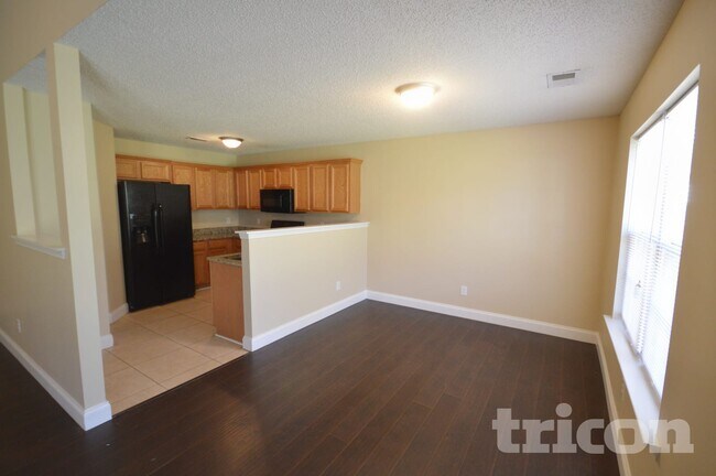 Photo - 4136 Red Shed Ln