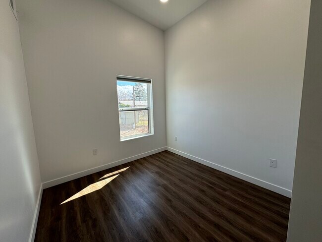 Photo - 443 Kane Creek Blvd Unit B214