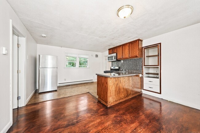 Photo - 62 Wood St