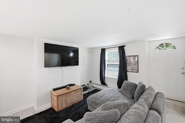 Photo - 708 I St SE