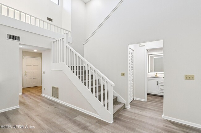 Photo - 144 La Pasada Cir W