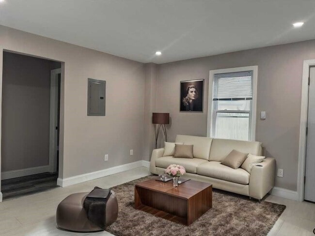 Photo - 205 Bussey St Unit 3