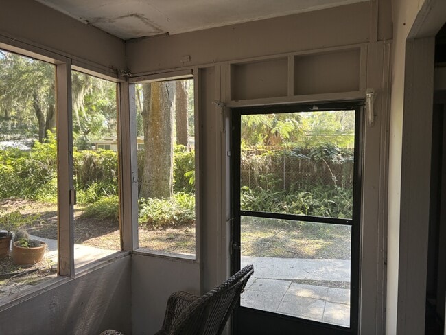 Photo - 1950 Paine Ave