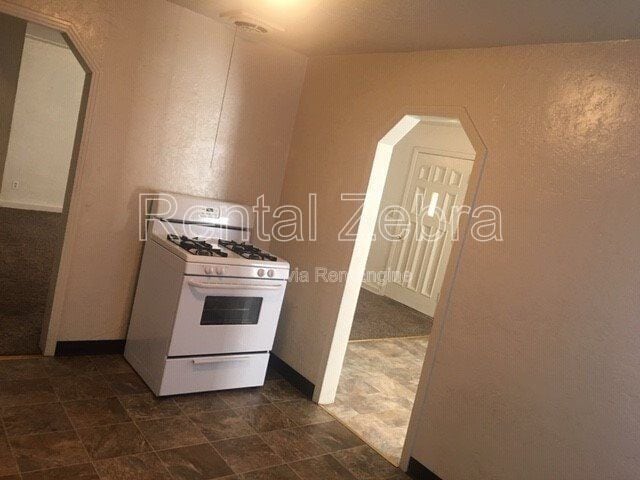 Photo - 104 E Donna Dr