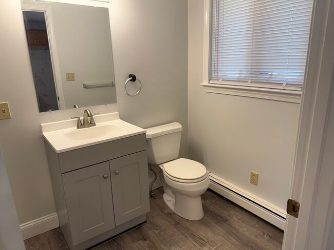 1 Quaker Ln Unit 1