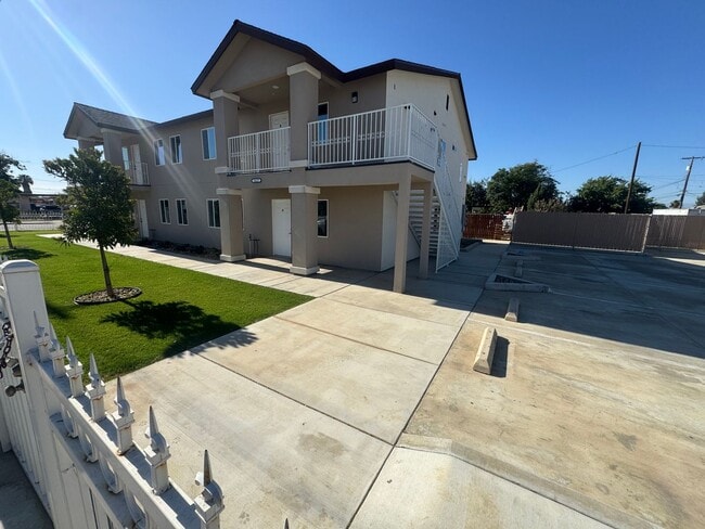 Photo - 1627 Virginia St Unit B