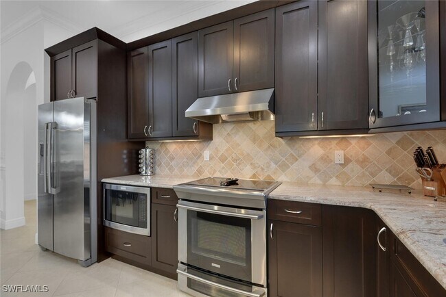 Photo - 707 104th Ave N