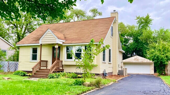 207 Village Rd