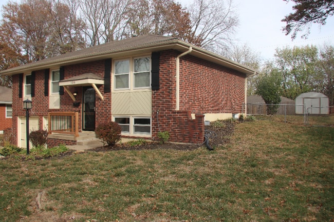 Photo - 106 N 1st St