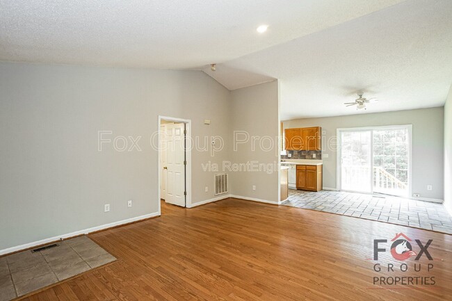 Photo - 184 Brook Creek Dr