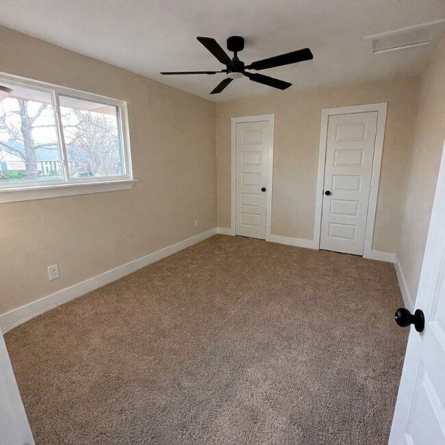 Photo - 619 Wilson Ct