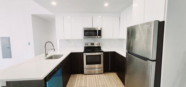 Photo - 30 HOWE Ave Unit 302