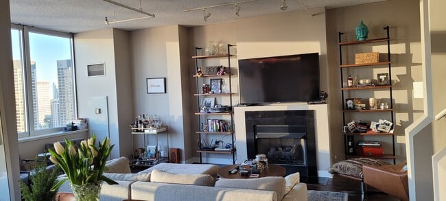 Photo - 737 W Washington Blvd Condo Unit 3203