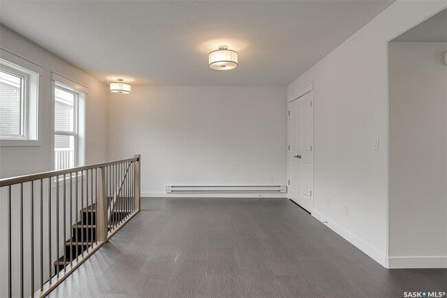 Photo - 401 Avenue L S