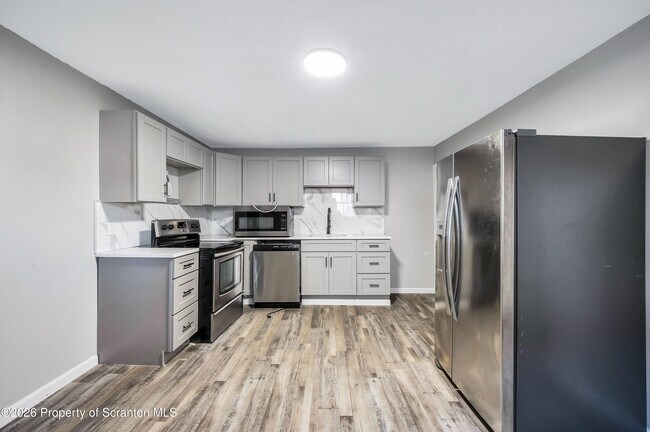 Photo - 333 Oak St