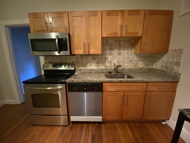 Building Photo - 15 Park Vale Ave Unit 7