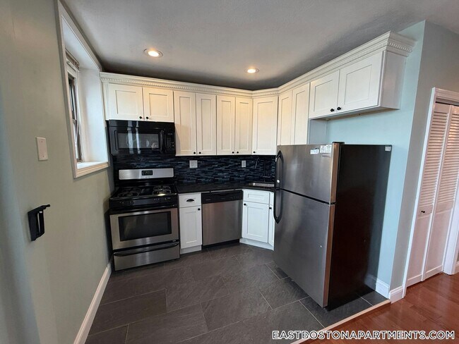 Photo - 349 Sumner St Unit 3