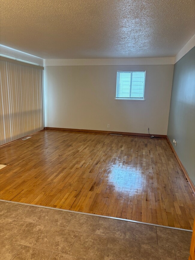 Photo - 1106 MacDonald Ave