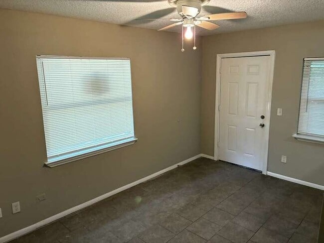 Photo - 6330 Fabian Dr