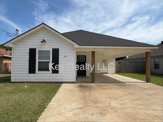 Building Photo - 3211 Stimson Ave