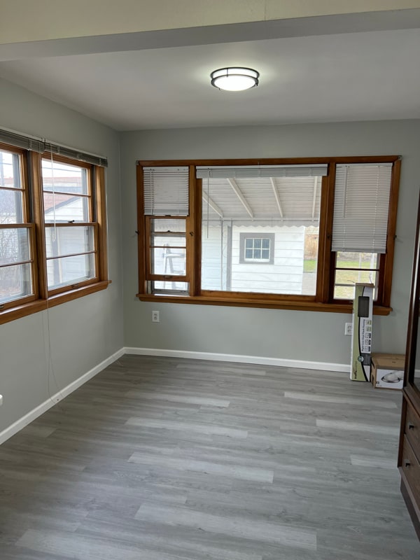 Photo - 837 E 218th St