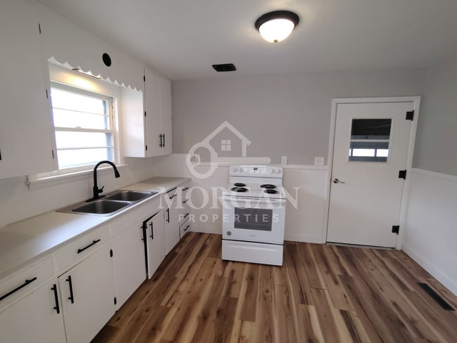 Photo - 815 S Main St Unit B