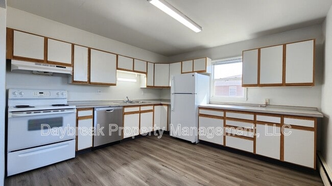 Photo - 2913 8th St N