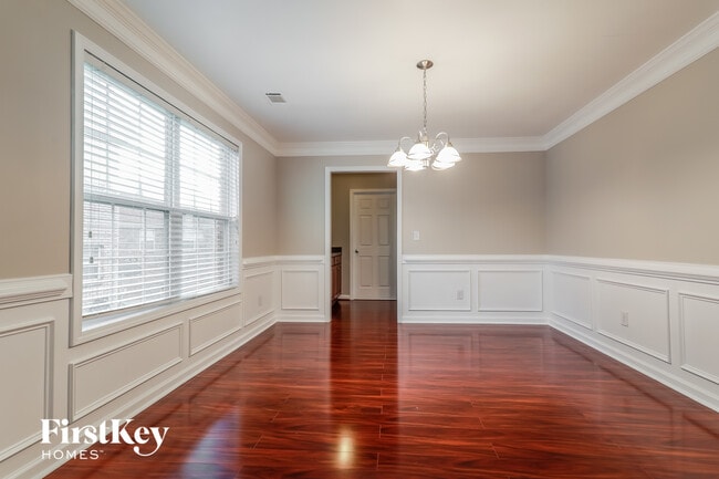Photo - 1528 Park Knoll Trail NE