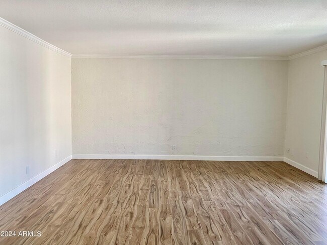 2228 E Campbell Ave Unit 209