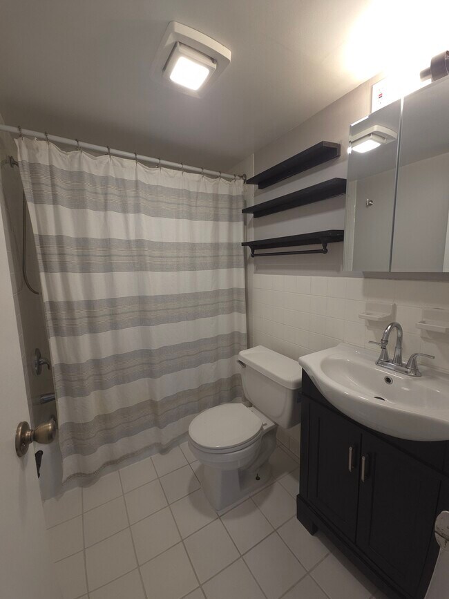 Photo - 5201 Duke St Unidad 302