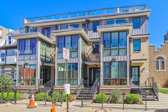 Building Photo - 625 Park Rd NW Rental