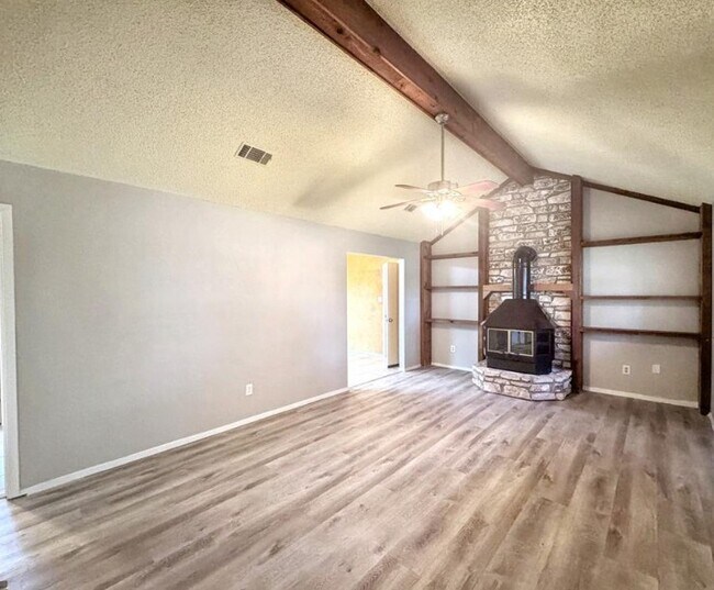 Photo - 501 Ridge Dr