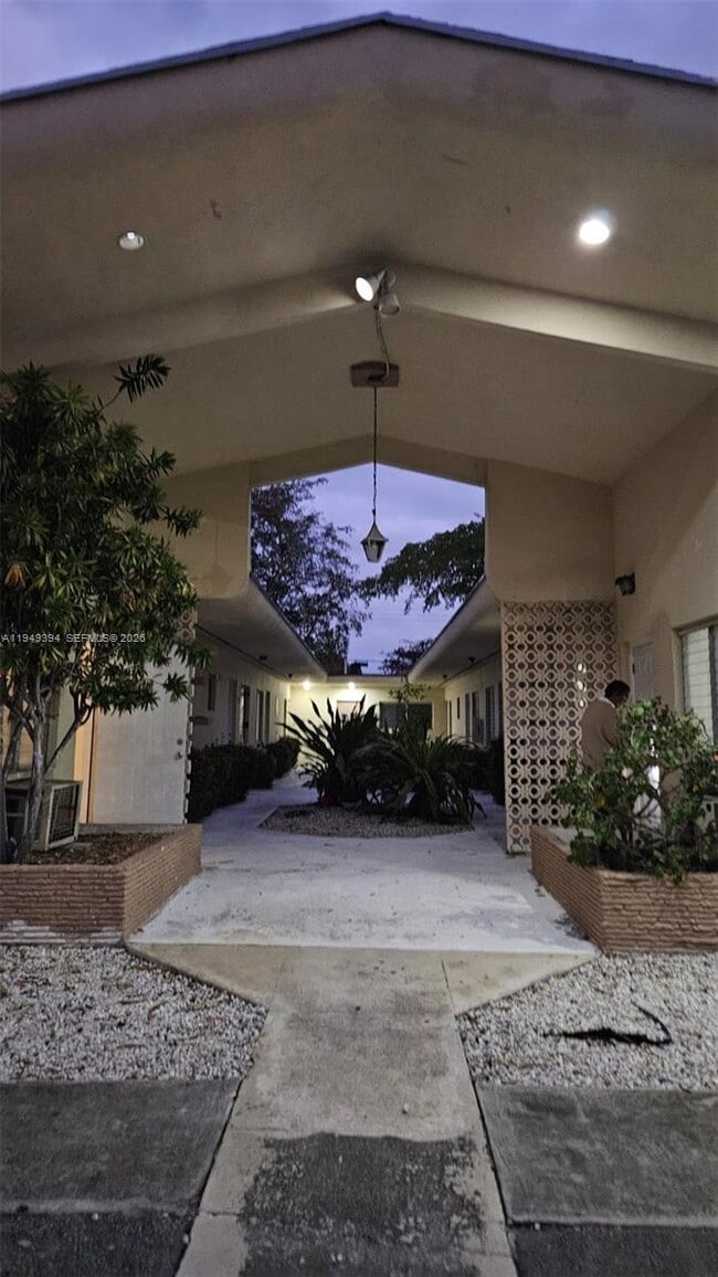 Building Photo - 1260 NE 139th St Unit 4