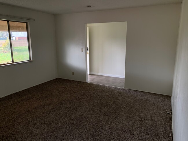 Photo - 13560 Iona Ave