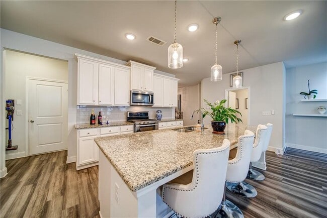 Photo - 3493 Amarath Ter