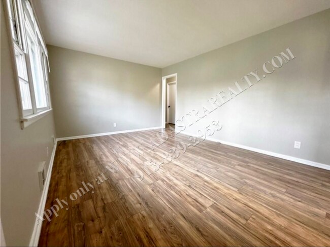 Photo - MOVE IN SPECIAL!! Updated 3 Bed 1 Bath Home In Independence-Available NOW!! MOVE IN SPECIAL $300 ...