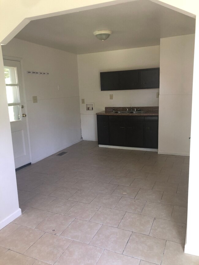 Photo - 6229 Carmin Ave