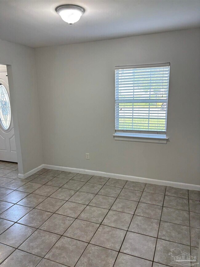 Photo - 8410 Williamsburg Cir