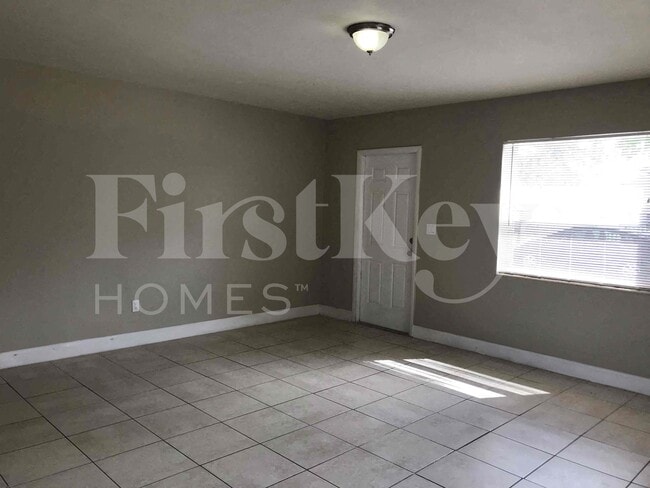 Photo - 1943 Thomas St