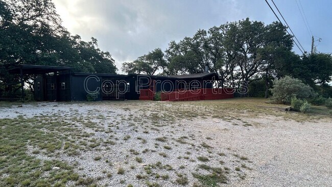 Photo - 537 Tamarack Dr
