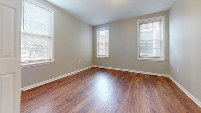 Photo - 1823 N 33rd St Unit 1F