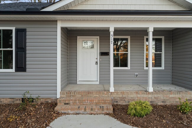 Photo - 517 W Cemetery St