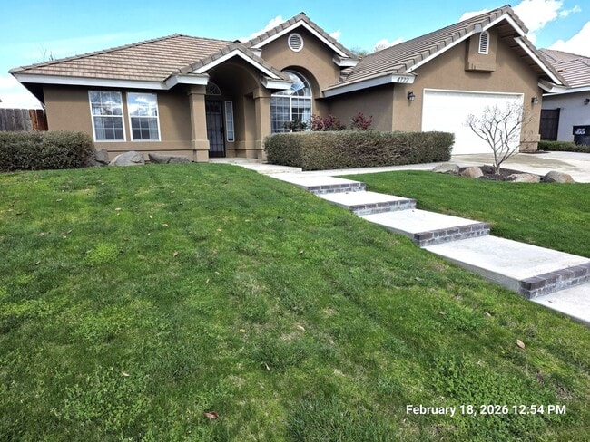 Building Photo - Beautiful 3 Bedroom 2 bath Home Across from La Joya Middle School